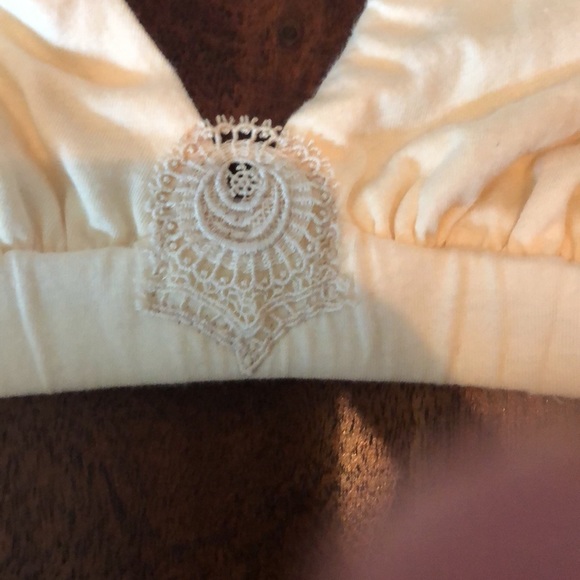 Undrest bralette in size 3 cream color - Picture 4 of 7